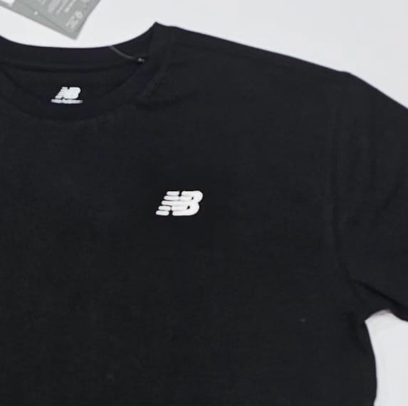 AM Kids - T-shirt minimal con logo new balance