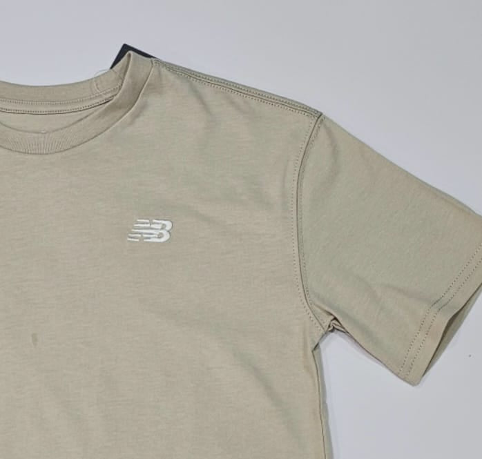 AM Kids - T-shirt minimal con logo new balance